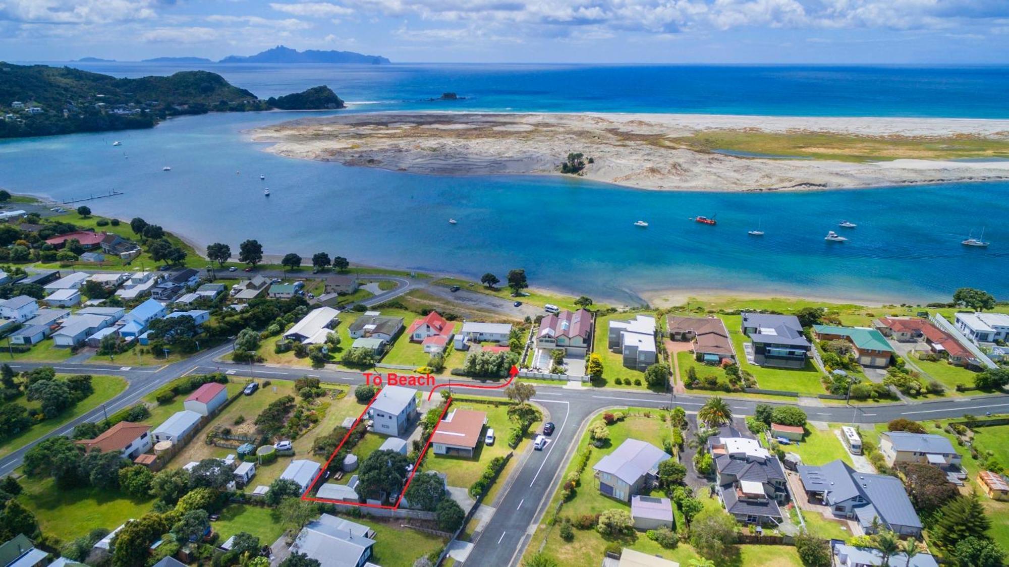 Oceans 8 - Mangawhai Heads Holiday Home Eksteriør bilde