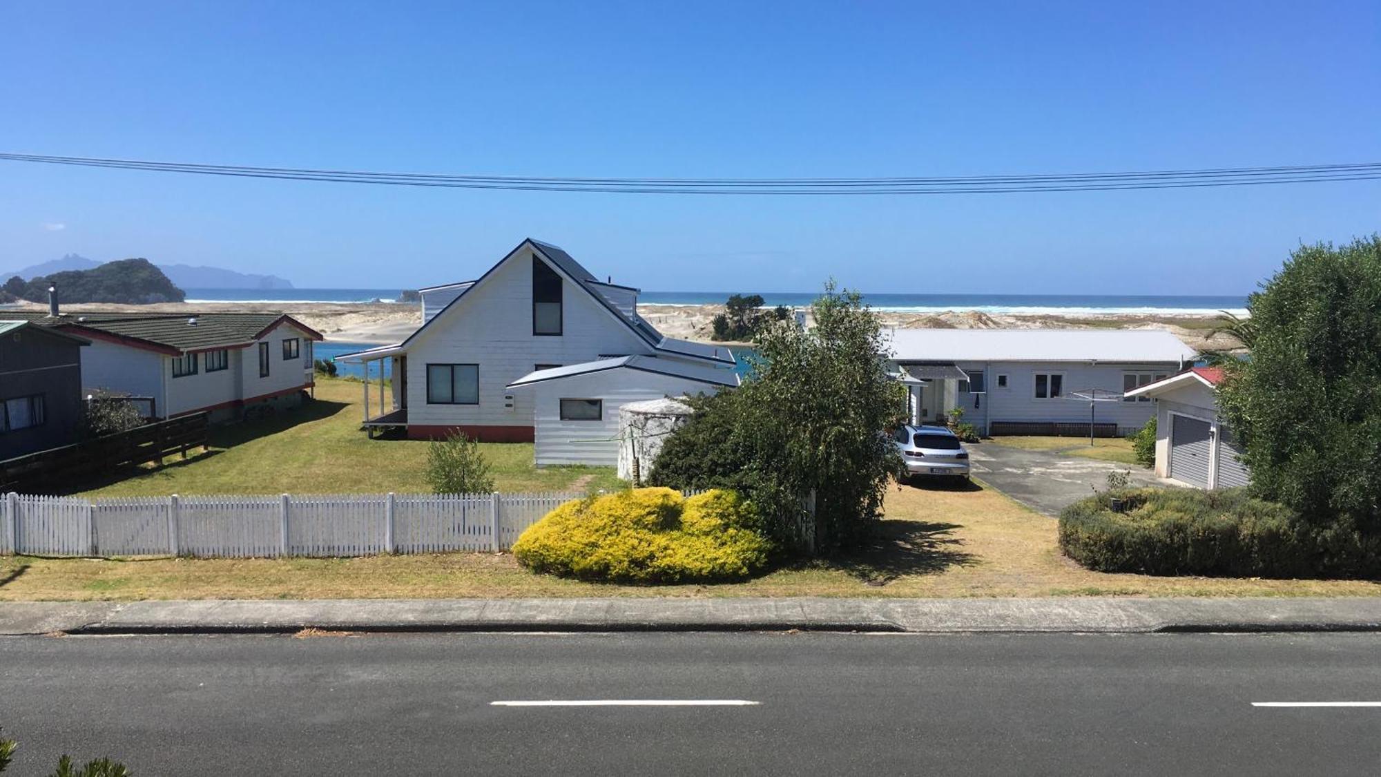 Oceans 8 - Mangawhai Heads Holiday Home Eksteriør bilde